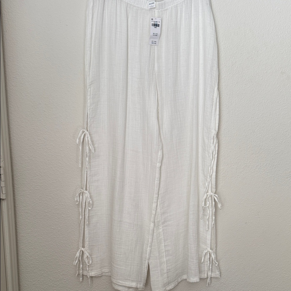 Hollister Cream Wide-Leg Pants